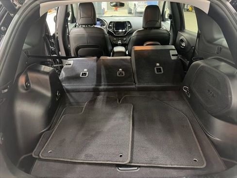 Used 2020 Jeep Cherokee Limited AWD/4WD image 15