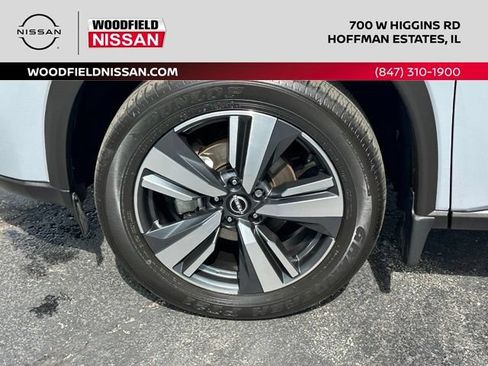 Used 2024 Nissan Rogue SL AWD/4WD image 8