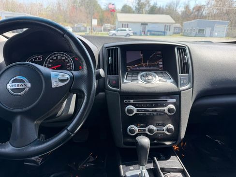 Used 2011 Nissan Maxima 3.5 SV w/ Tech Pkg image 32