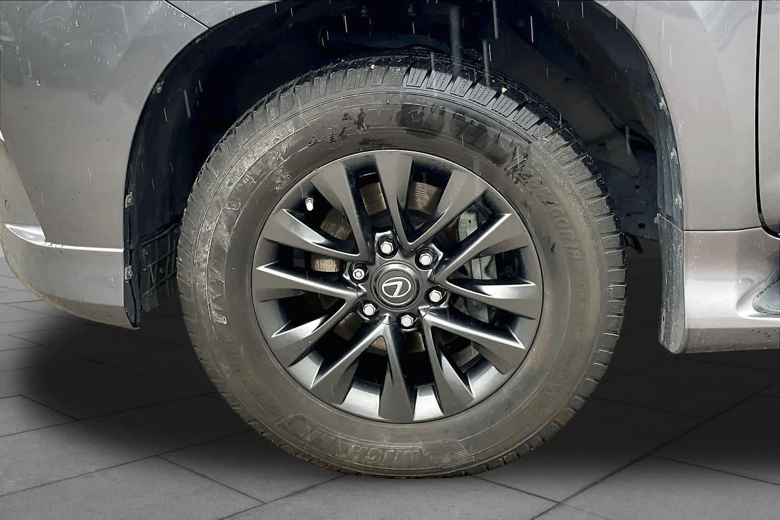 Used 2021 Lexus GX 460 Premium w/ Premium Package AWD/4WD image 11