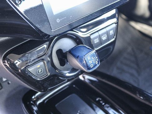 Used 2018 Toyota Prius Prime Premium image 20