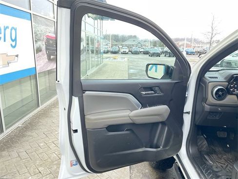 Certified 2025 Chevrolet Colorado ZR2 w/ Technology Package image 23