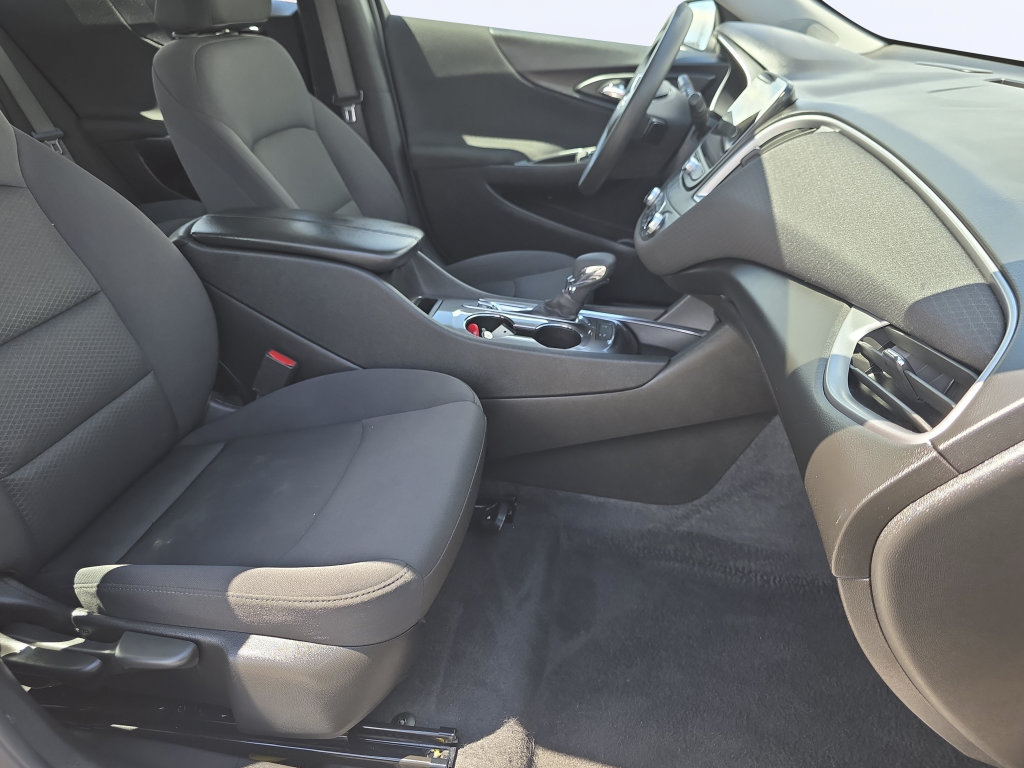 Used 2025 Chevrolet Malibu LT FWD image 34