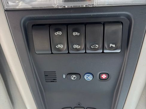 Used 2006 Buick Terraza CXL w/ Driver Confidence Package FWD image 21