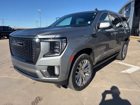 Used 2023 GMC Yukon Denali Ultimate image 2