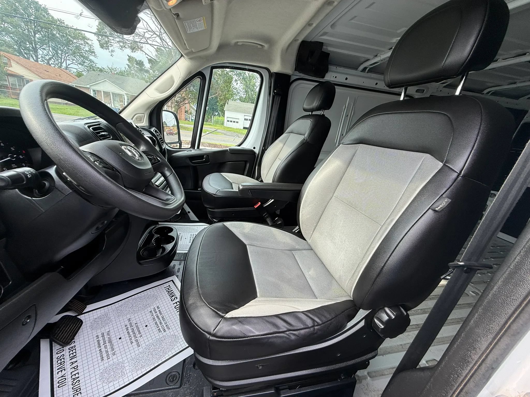 Used 2025 RAM ProMaster 2500 w/ Convenience Group FWD image 4