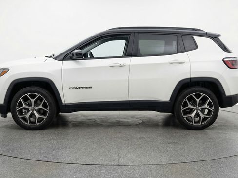 Used 2025 Jeep Compass Limited AWD/4WD image 5