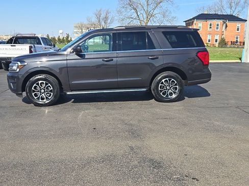 Used 2022 Ford Expedition XLT AWD/4WD image 4