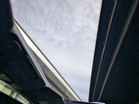 Used 2023 Jeep Wrangler Altitude image 6