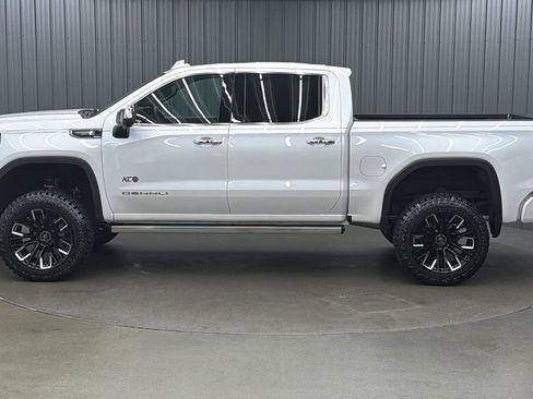 Used 2025 GMC Sierra 1500 Denali Ultimate AWD/4WD image 2