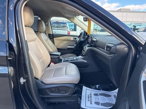 Used 2023 Ford Explorer XLT w/ Equipment Group 202A image 12