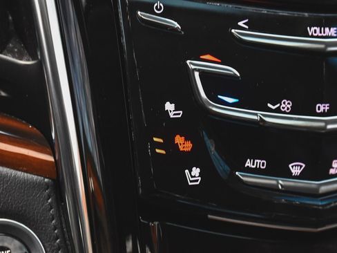 Used 2016 Cadillac Escalade ESV Premium image 29