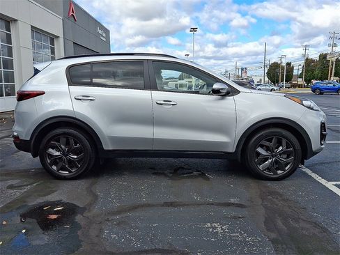 Used 2022 Kia Sportage Nightfall Edition image 10