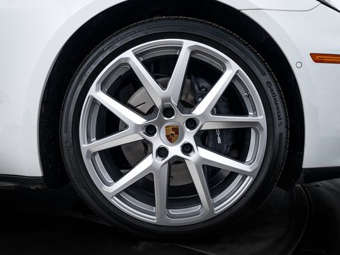 Certified 2025 Porsche Panamera 4 image 11