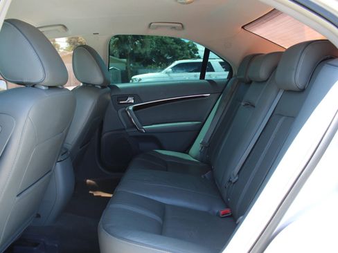 Used 2010 Lincoln MKZ FWD image 6