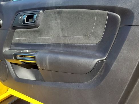 Used 2016 Ford Mustang Shelby GT350 w/ Technology Package image 24