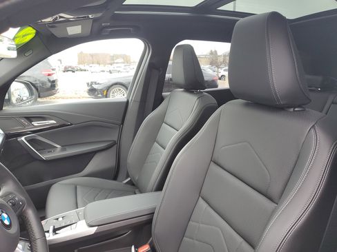 Certified 2025 BMW X1 xDrive28i w/ Technology Package image 7