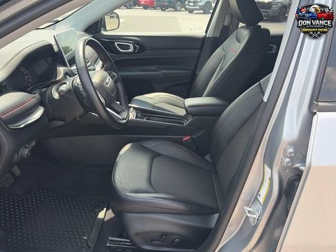 Used 2022 Jeep Compass Trailhawk w/ Trailhawk Convenience Group AWD/4WD image 9