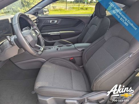 Used 2025 Ford Mustang Coupe RWD image 18
