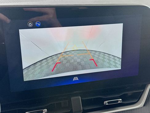 Used 2025 Chevrolet Equinox LT image 23