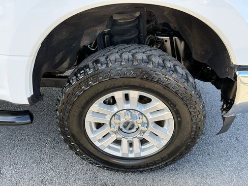 Used 2019 Ford F250 XLT w/ XLT Value Package image 41