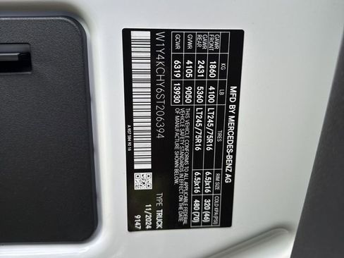 Used 2025 Mercedes-Benz Sprinter 2500 image 21