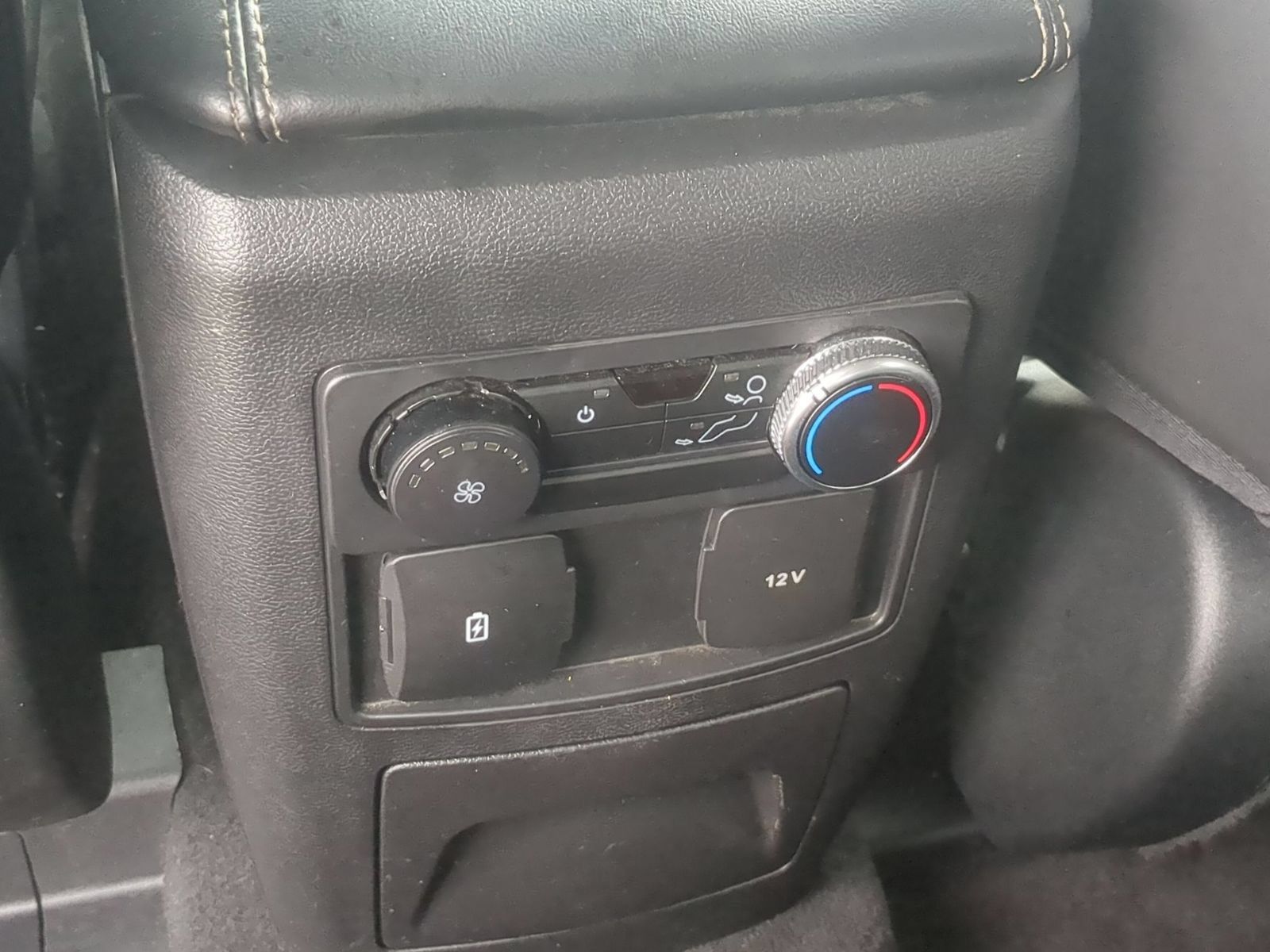 Used 2022 Ford Explorer XLT w/ Equipment Group 202A RWD image 32