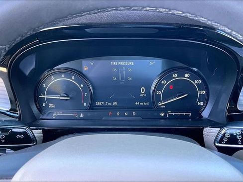 Used 2022 Lincoln Corsair FWD image 11