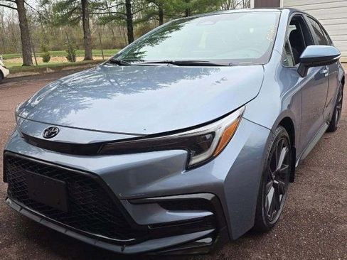 Used 2023 Toyota Corolla SE w/ Carpet Mat Package (TMS) image 1
