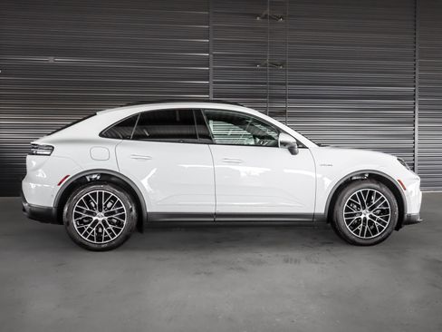 New 2026 Porsche Macan Electric image 11