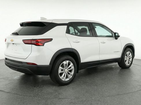 Used 2025 Chevrolet Equinox LT FWD image 9