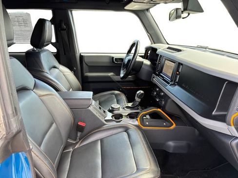 Used 2023 Ford Bronco Badlands w/ Sasquatch Package AWD/4WD image 11