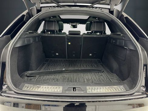 Used 2018 Land Rover Range Rover Velar R-Dynamic SE AWD/4WD image 12