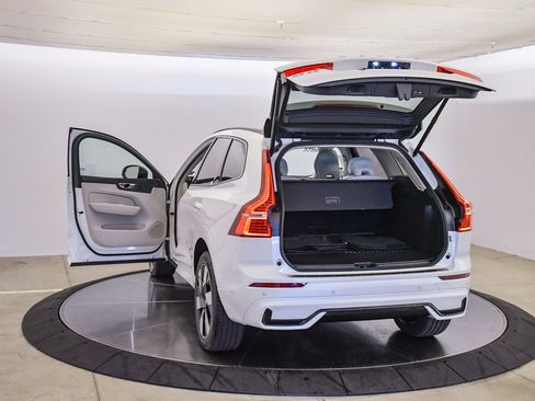 Certified 2025 Volvo XC60 T8 Plus w/ Protection Package Premier image 24