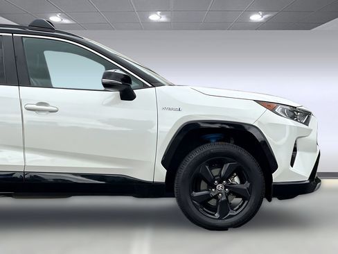 Used 2021 Toyota RAV4 XSE AWD/4WD image 32