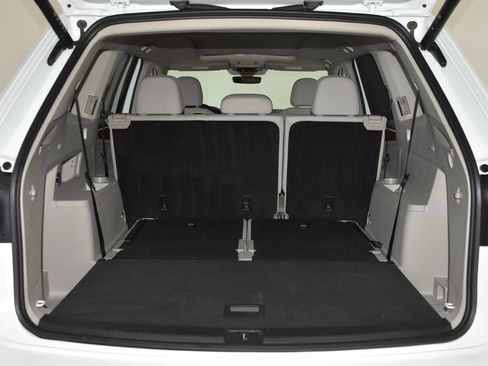 Used 2025 Volkswagen Atlas SE FWD image 34