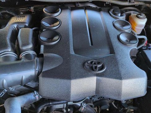 Used 2018 Toyota 4Runner SR5 image 24