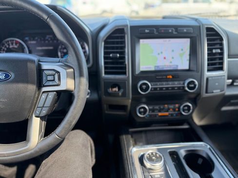 Used 2021 Ford Expedition Max XLT image 7