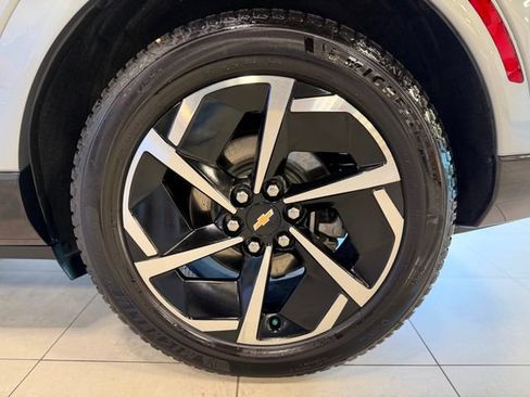 Used 2024 Chevrolet Equinox EV LT FWD image 39