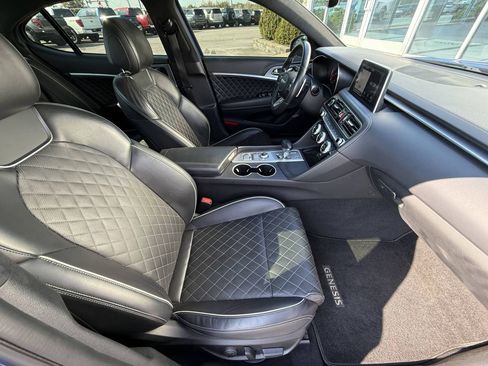 Used 2019 Genesis G70 2.0T Advanced w/ Sport Package image 13