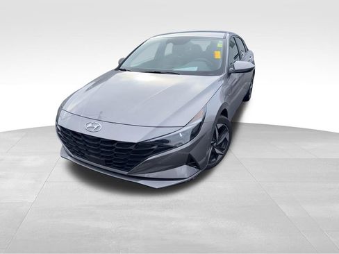 Used 2023 Hyundai Elantra SEL w/ Convenience Package image 1