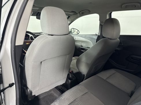 Used 2020 Chevrolet Sonic LT image 28