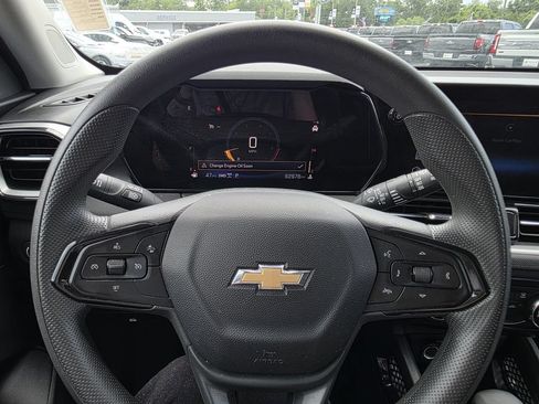 Used 2024 Chevrolet TrailBlazer LT AWD/4WD image 30