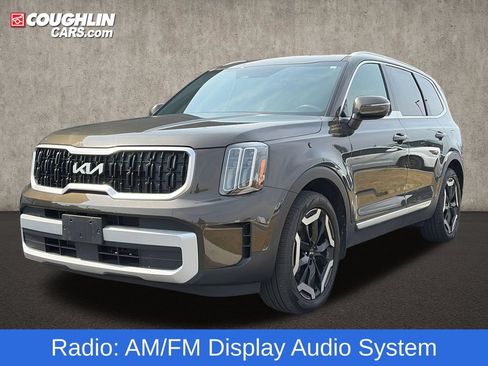 Used 2024 Kia Telluride EX w/ EX Captain's Chair Package AWD/4WD image 4