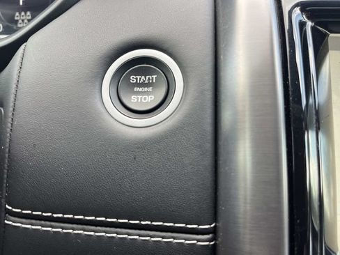 Used 2018 Land Rover Discovery HSE AWD/4WD image 45