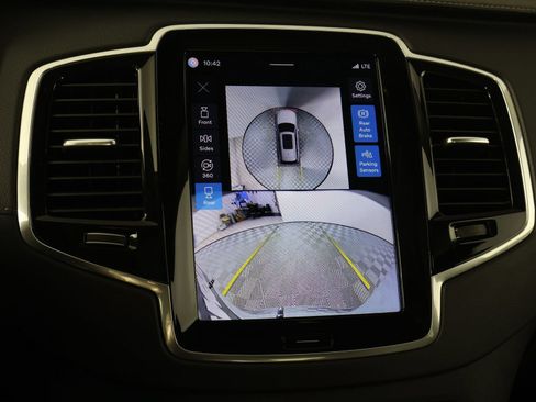 Certified 2024 Volvo XC90 B6 Ultimate AWD/4WD image 13