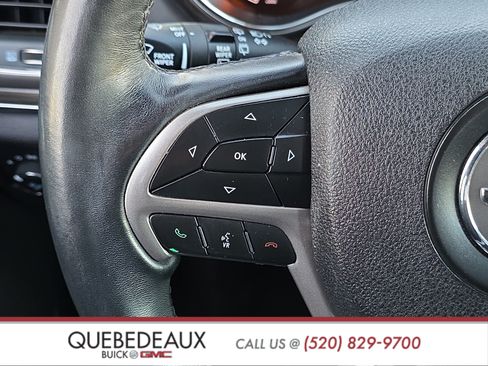 Used 2018 Jeep Grand Cherokee Overland AWD/4WD image 15