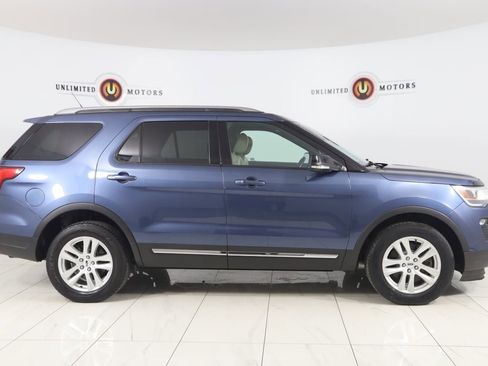 Used 2018 Ford Explorer XLT w/ Equipment Group 202A image 2