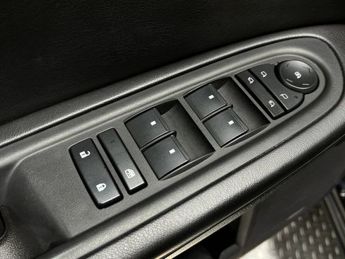 Used 2016 Chevrolet Traverse LT FWD image 16