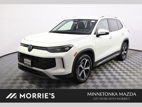 Used 2026 Volkswagen Tiguan SE AWD/4WD image 1